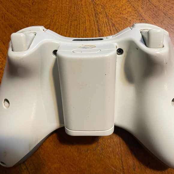 Wireless White Controller - Picture 2 of 2